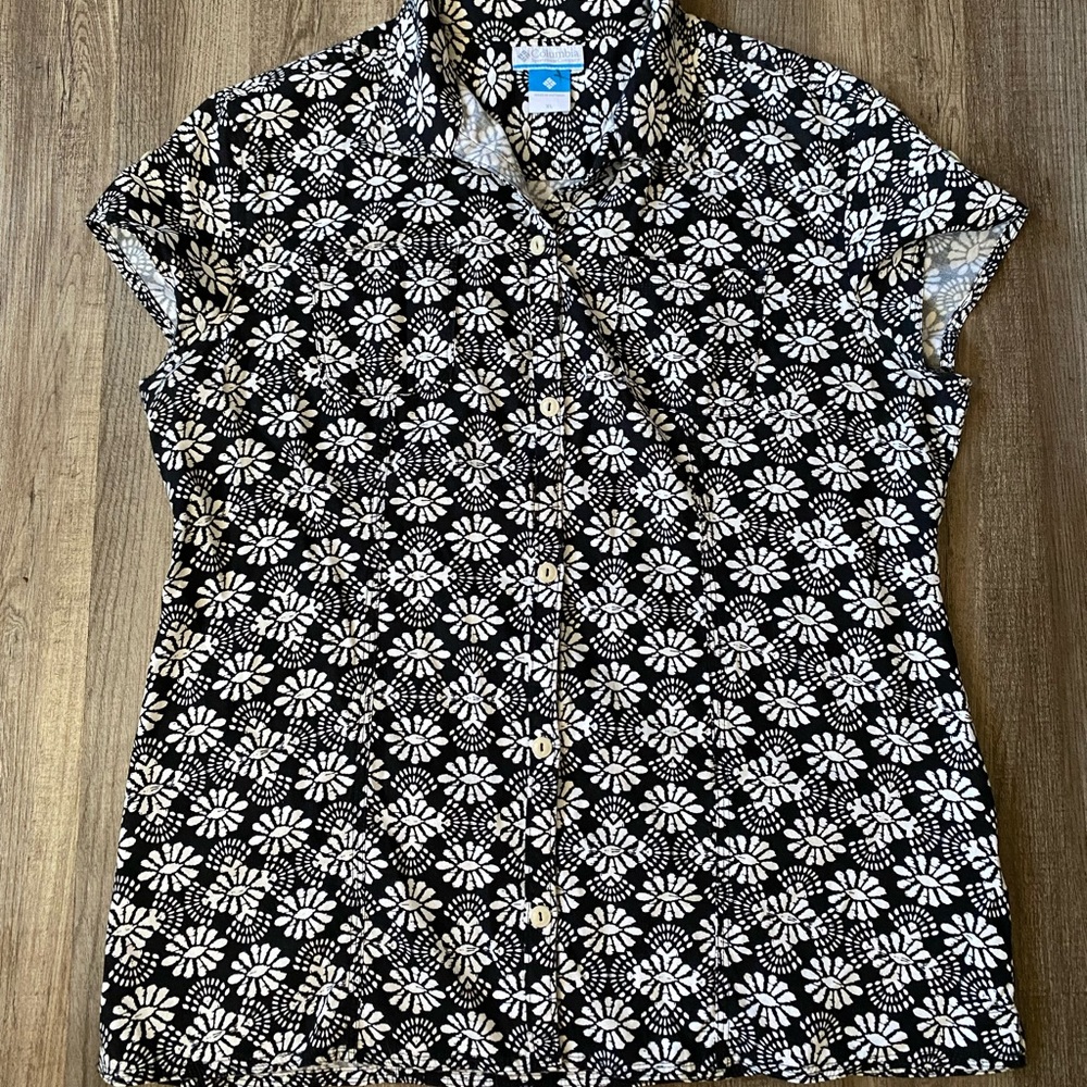 Columbia Button Up Top